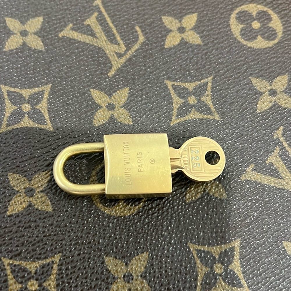 Lv Lock # 226 200 series padlock